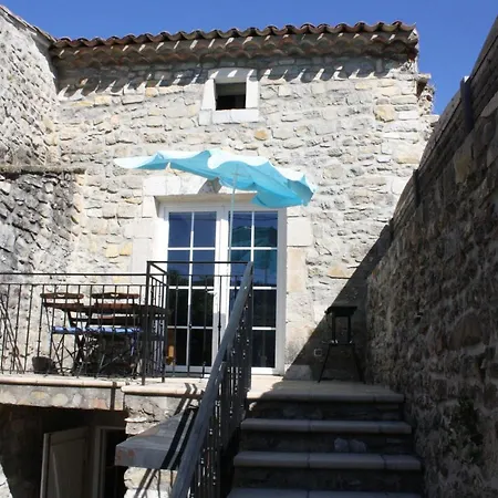 L'Avventura gîte bleu Grospierres Extérieur photo