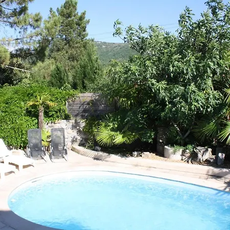 L'Avventura gîte bleu Grospierres Extérieur photo